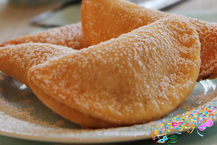 Ravioli dolci con ricotta e cannella